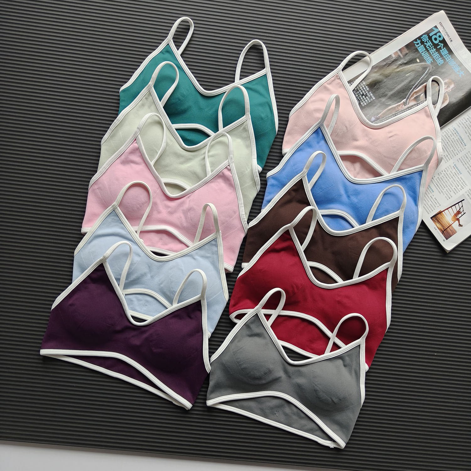Contrast Color Women's Seamles - Crop Top Crochet recensione e prezzo